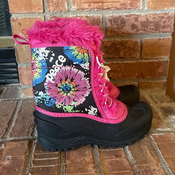 Thinsulate Celeste Peace Pink Snow Boots - Picture 2 of 7